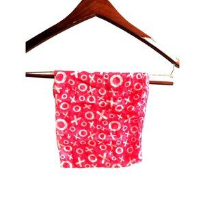 PINK WITH "XO" SYMBOLS LIGHT WEIGHT SCARF
